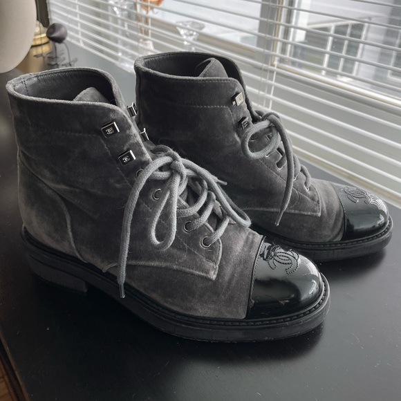 Chanel CC Logo Gray Black Combat Boots Size 37 (6) - Picture 12 of 13